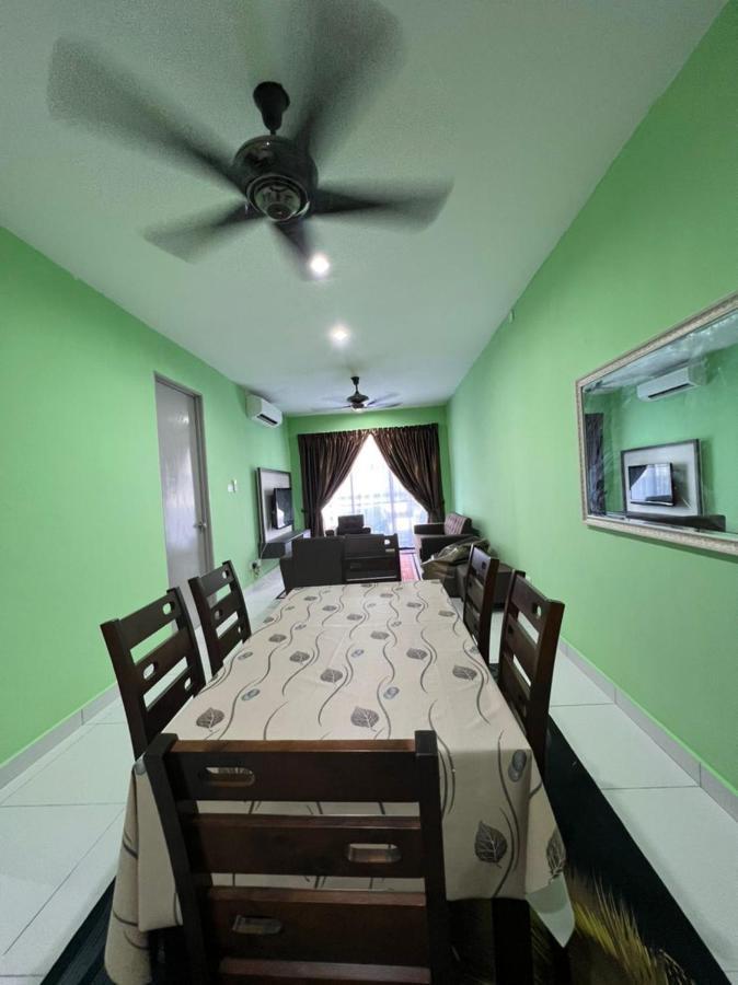Faiz Homestay Kuching Exteriér fotografie